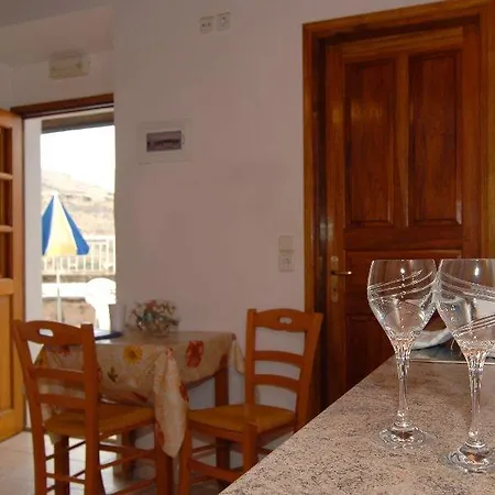 Chrysanthi Apartamento